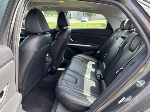 Used 2024 Hyundai Elantra Limited FWD image 14