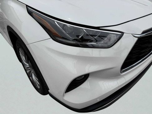 Used 2021 Toyota Highlander Platinum image 8