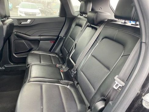 Used 2022 Ford Escape Titanium image 18