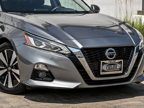 Used 2022 Nissan Altima 2.5 SL AWD/4WD image 2