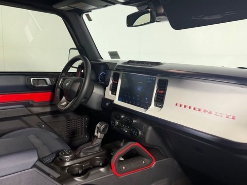 Used 2024 Ford Bronco Heritage Edition image 29