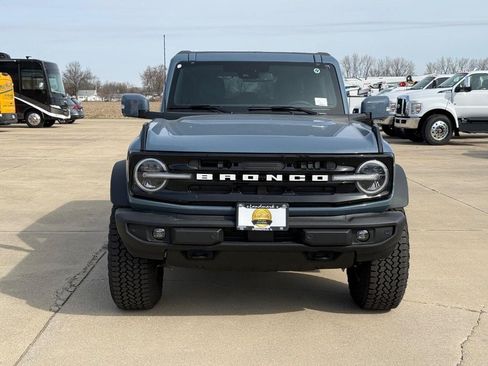 New 2025 Ford Bronco Outer Banks w/ Sasquatch Package AWD/4WD image 2