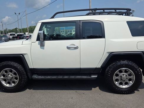 Used 2011 Toyota FJ Cruiser 4WD w/ Upgrade Pkg image 8
