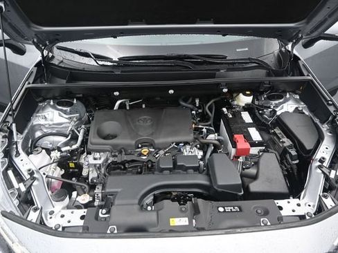 Used 2025 Toyota RAV4 XLE FWD image 17