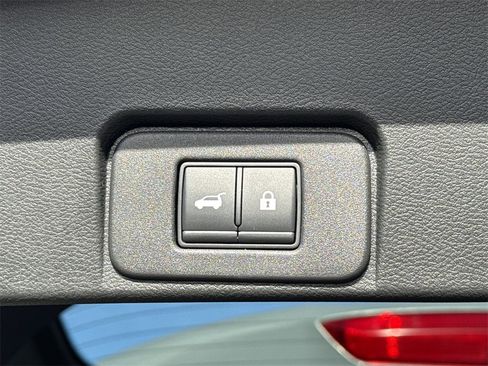 Certified 2021 Nissan Rogue Platinum image 18