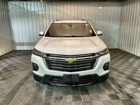 Used 2023 Chevrolet Traverse LT image 3
