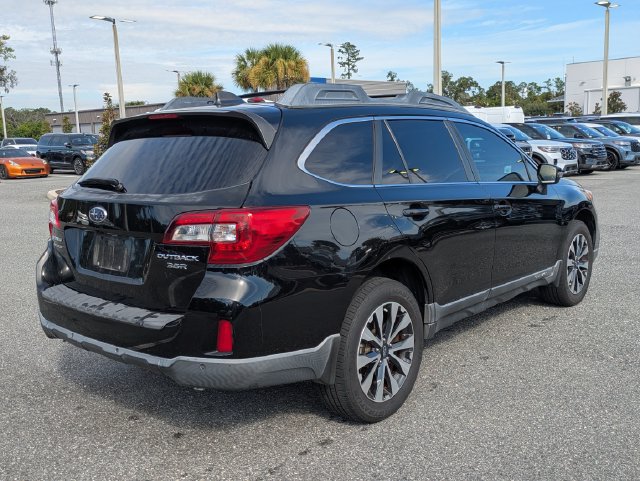 Used 2017 Subaru Outback 3.6R Limited AWD/4WD image 3
