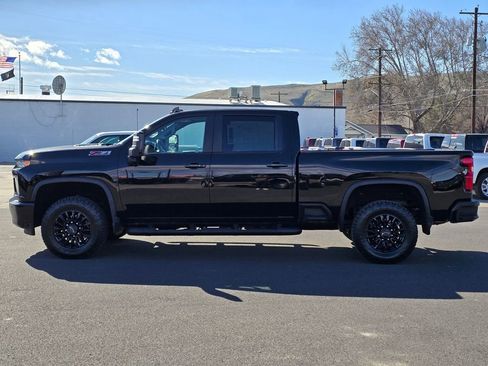 Used 2023 Chevrolet Silverado 2500 LTZ w/ LTZ Plus Package image 2