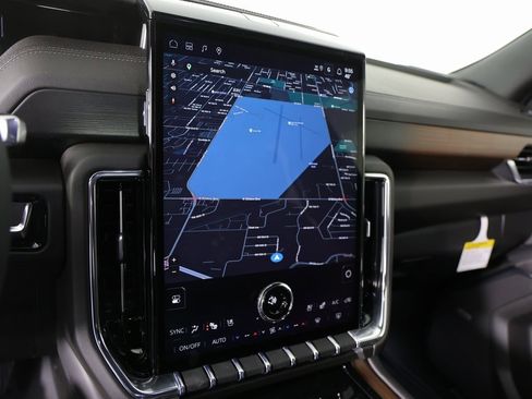 New 2026 GMC Yukon Denali w/ Advanced Technology Package image 19