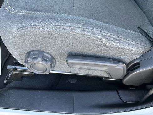 Used 2025 Jeep Wrangler Sahara image 16