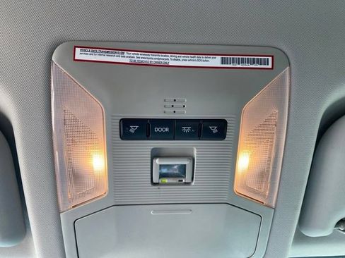 Used 2021 Toyota RAV4 LE FWD image 13