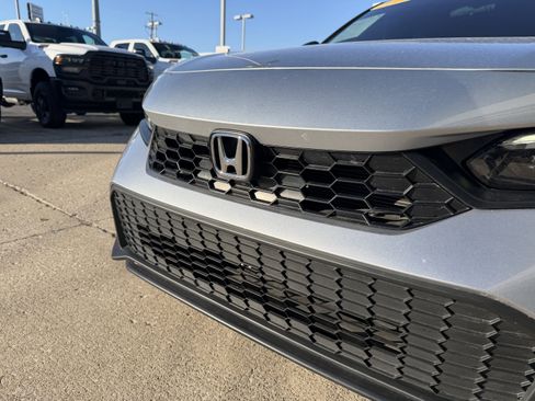 Used 2025 Honda Civic Sport image 15