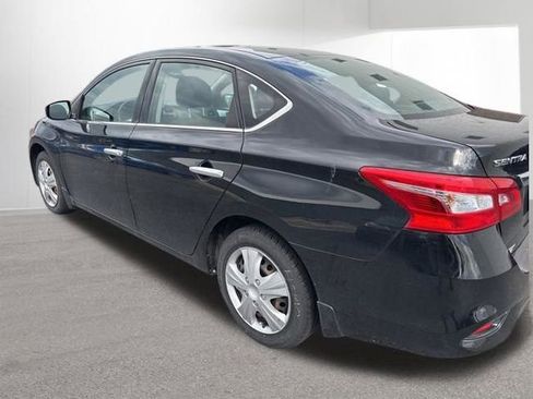 Used 2019 Nissan Sentra S FWD image 2