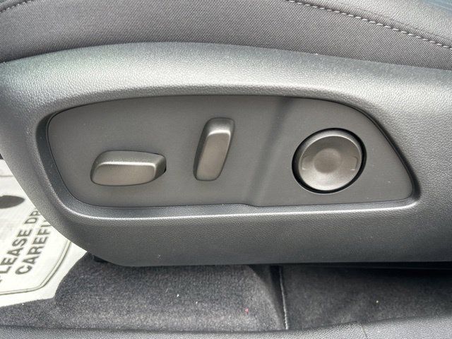 New 2026 Chevrolet Equinox LT w/ Convenience Package II FWD image 16