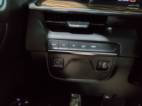 Used 2021 Cadillac Escalade Premium Luxury AWD/4WD image 46