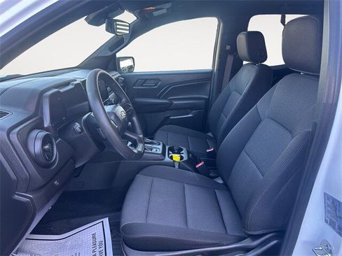 Used 2024 Chevrolet Colorado W/T image 9