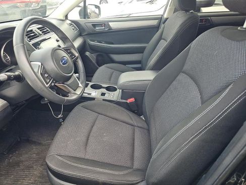 Used 2019 Subaru Outback 2.5i Premium AWD/4WD image 3