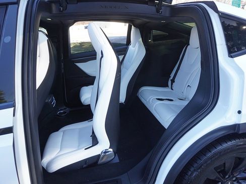 Used 2018 Tesla Model X 100D image 40