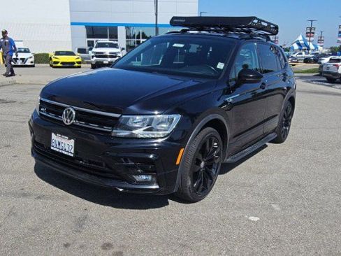 Used 2021 Volkswagen Tiguan SE R-Line FWD image 4