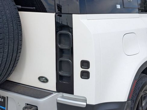 Used 2023 Land Rover Defender 110 SE AWD/4WD image 12