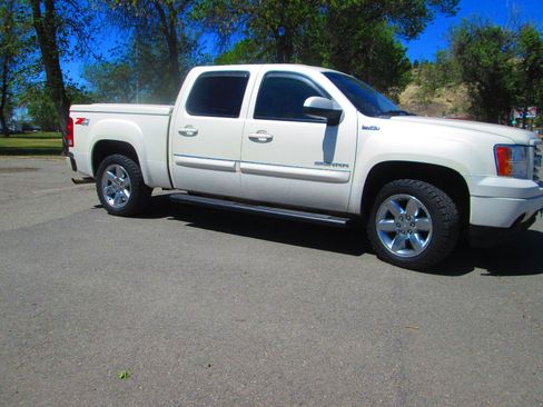 Used 2013 GMC Sierra 1500 SLT AWD/4WD image 2