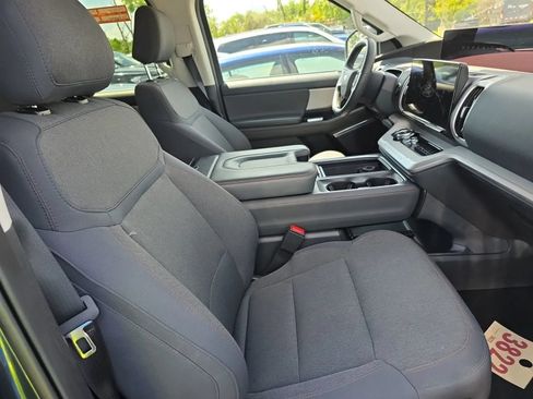 Used 2025 Ford Expedition Max Active RWD image 11