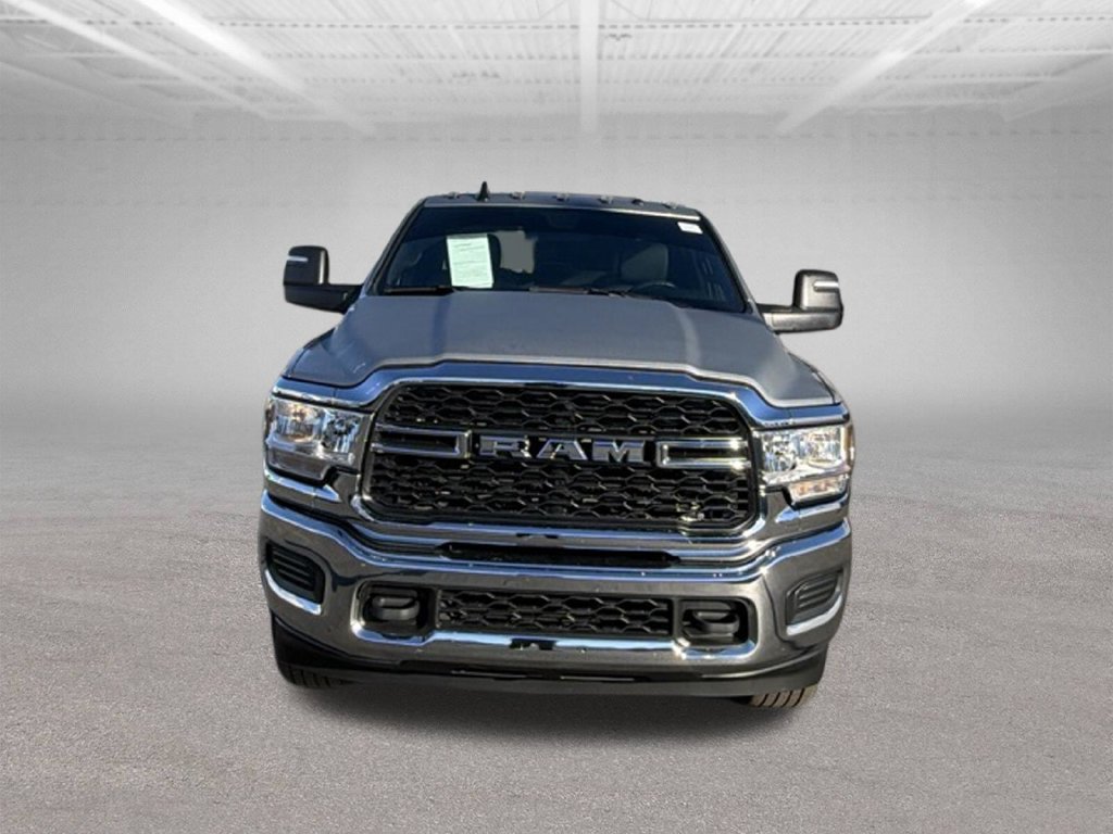 Used 2024 RAM 2500 Tradesman w/ Chrome Appearance Group AWD/4WD image 3