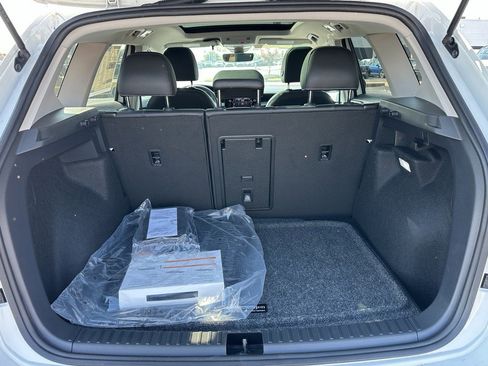 New 2025 Volkswagen Taos SEL image 4