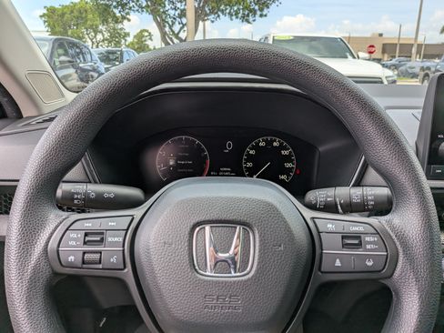 Used 2025 Honda CR-V EX image 29