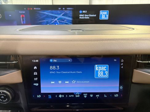 Used 2025 Lincoln Navigator Black Label image 17