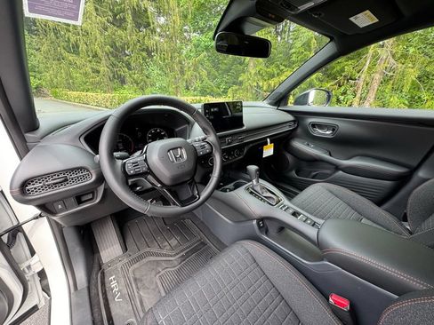 Used 2027 Honda HR-V Sport image 7