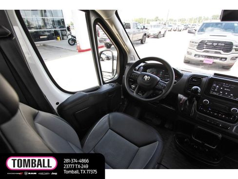 Used 2024 RAM ProMaster 2500 w/ Convenience Group FWD image 9