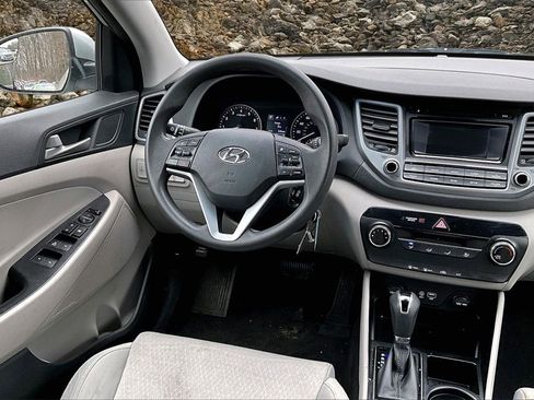 Used 2018 Hyundai Tucson SE image 5