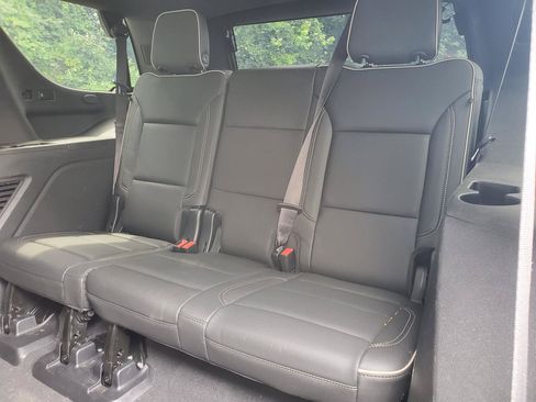 Used 2022 GMC Yukon SLT w/ SLT Premium Package AWD/4WD image 38