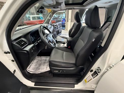 Used 2022 Toyota 4Runner SR5 Premium w/ Moonroof Package AWD/4WD image 64