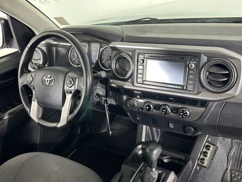 Used 2016 Toyota Tacoma SR5 w/ SR5 Appearance Package (SN) AWD/4WD image 9