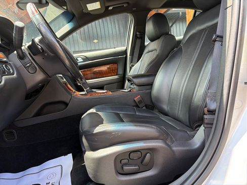 Used 2013 Lincoln MKS AWD image 9