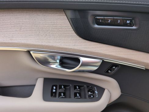 New 2026 Volvo XC90 B6 Plus w/ Protection Package Premier image 15