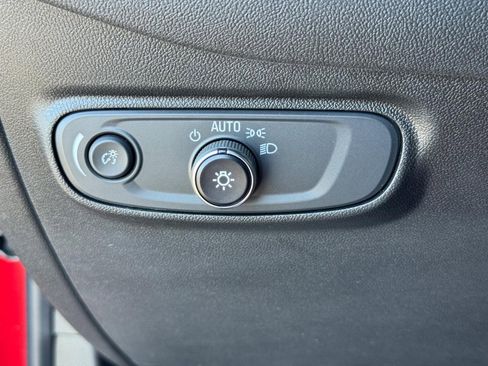 Used 2022 Chevrolet Equinox RS w/ Infotainment Package image 22