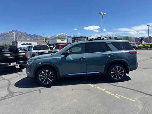 New 2026 Nissan Pathfinder Platinum AWD/4WD image 5