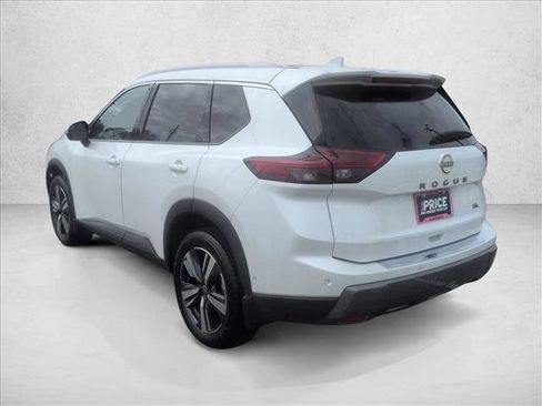 Used 2024 Nissan Rogue SL FWD image 8
