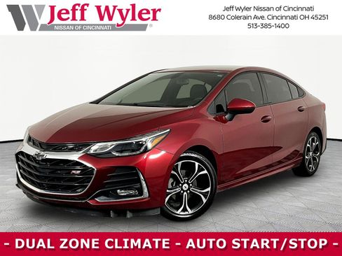 Used 2019 Chevrolet Cruze LT w/ Convenience Package FWD image 1