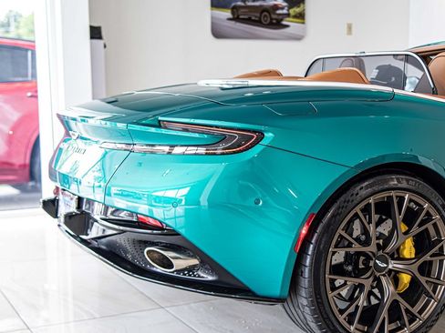 Used 2025 Aston Martin DB12 Convertible RWD image 12