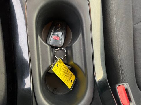 Used 2022 Toyota Corolla LE image 29