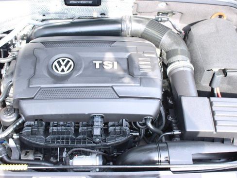 Used 2015 Volkswagen Beetle 1.8T FWD image 37