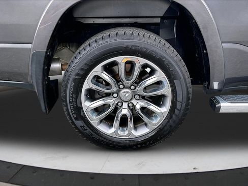 Used 2019 RAM 1500 Laramie image 35