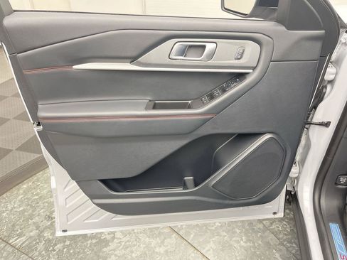 New 2026 Ford Explorer ST-Line AWD/4WD image 8