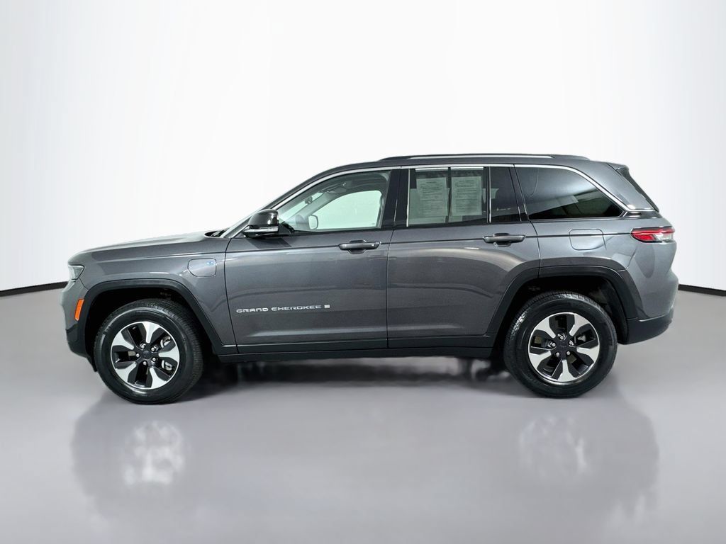 Used 2023 Jeep Grand Cherokee 4WD 4xe image 9