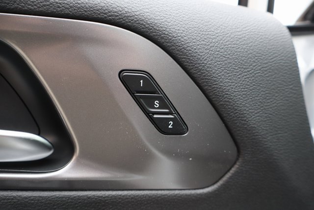 New 2026 Chrysler Pacifica Select AWD/4WD image 8