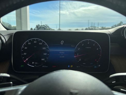 Used 2023 Mercedes-Benz GLC 300 GLC 300 image 40